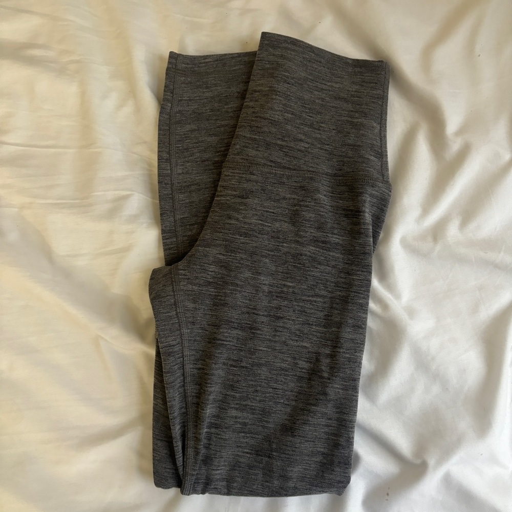 Lululemon cropped aligns